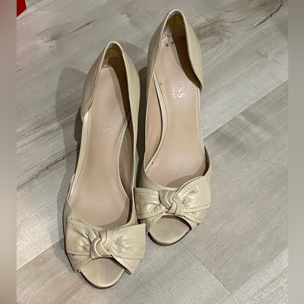 Guess Women's Elegant Cream Bow Heels
